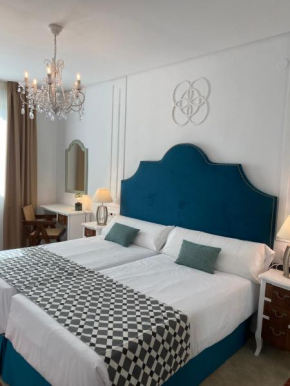  Hotel Derby Sevilla  Севилья